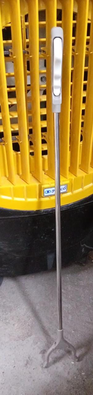 Tool for picking up rubbish easily Tool for picking up rubbish easily